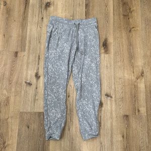 LuluLemon Size 8 Joggers